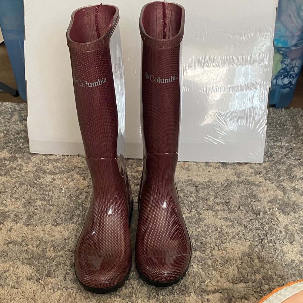 Columbia Women's Burgundy Rain Boots size 6
